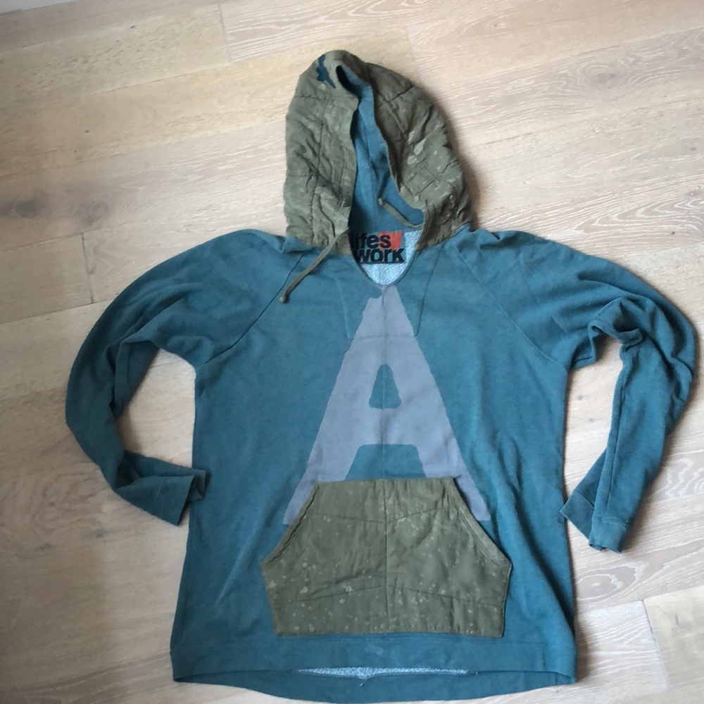 Freecity Artists Wanted oversized sweatshirt.